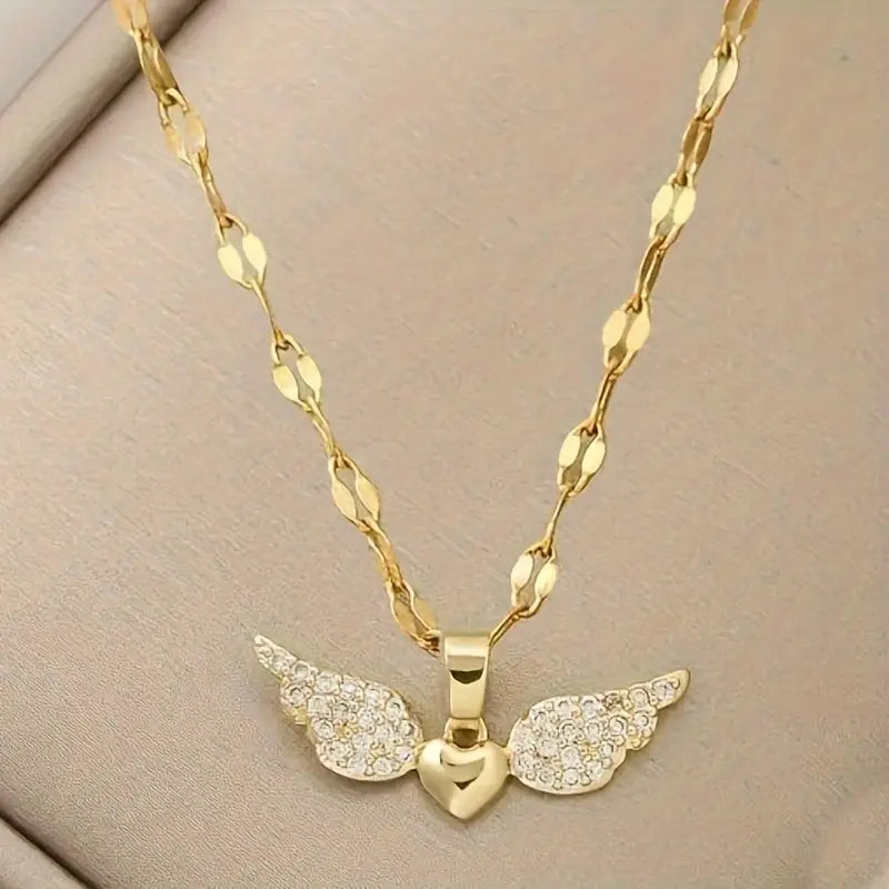 Collar de Alas en Tono Dorado